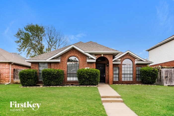 Primary Photo - 6912 Club Creek Dr
