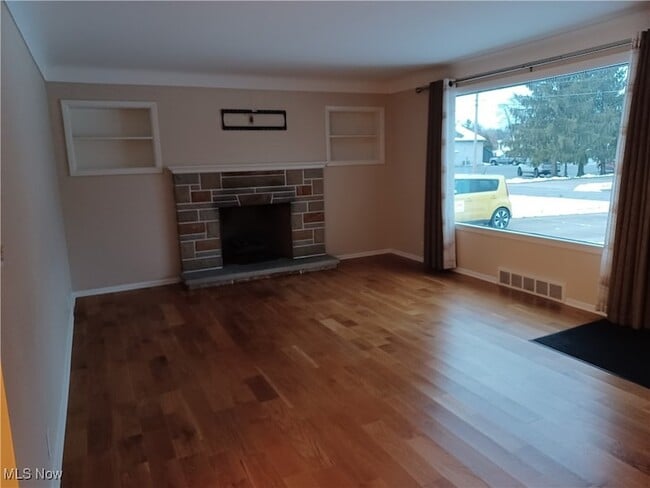 Foto del edificio - 55 Village Blvd