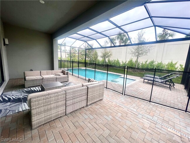Building Photo - 12830 Hawkins Dr