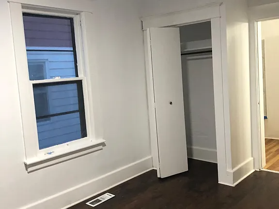 Foto del edificio - 120 Barton Ave