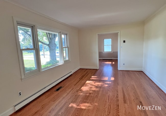 Building Photo - 654 Meadowlark Dr