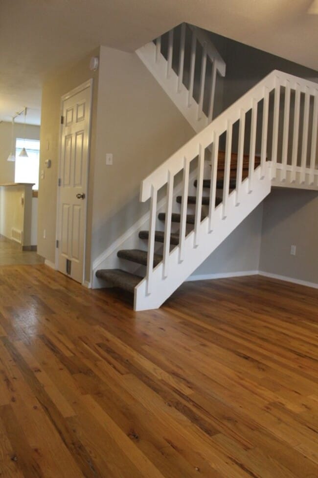 Building Photo - Dakota Station - 2 BR/1 BA Condo!