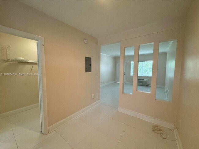 Foto del edificio - 8080 Tatum Waterway Dr