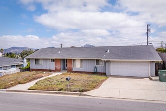 Building Photo - 2304 Bayview Heights Dr