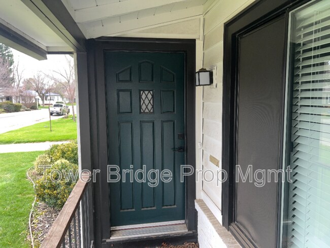 Foto del edificio - 5724 Callister Ave