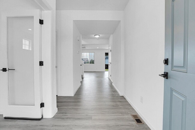 Foto del edificio - $3,425.00, 4 Beds, 2.5 Baths, Single Famil...