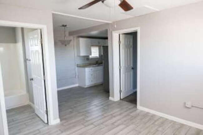 Building Photo - 561 S Meridian Rd