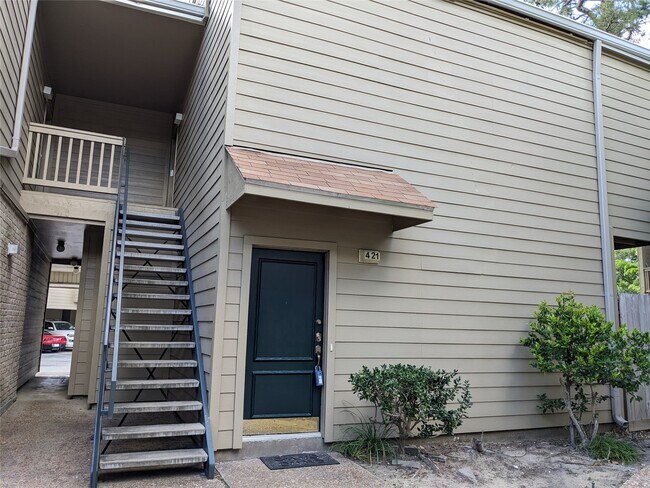 Building Photo - 2100 Tanglewilde St