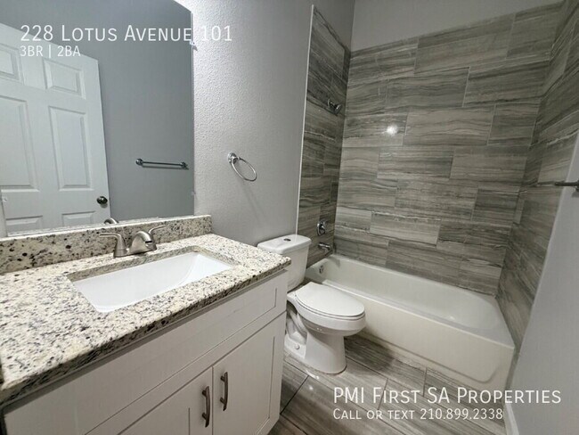Foto del edificio - 228 Lotus Ave