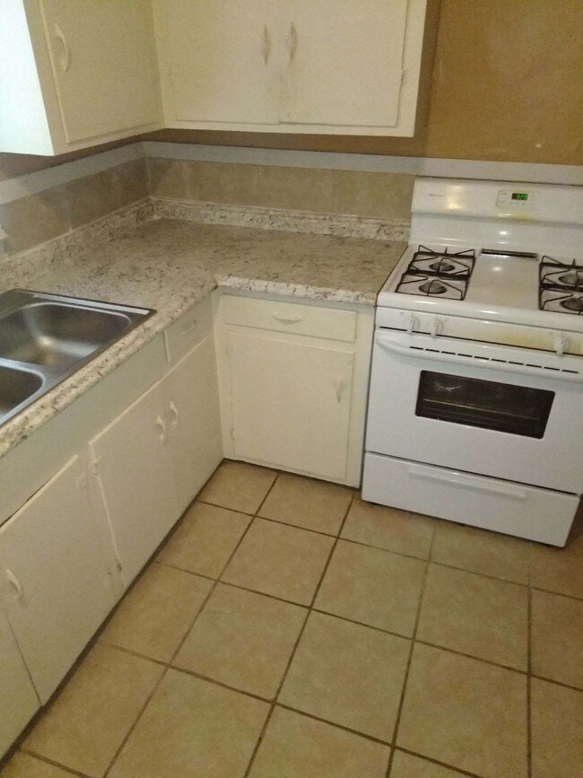 Foto del edificio - 1054 Voorhees Ave