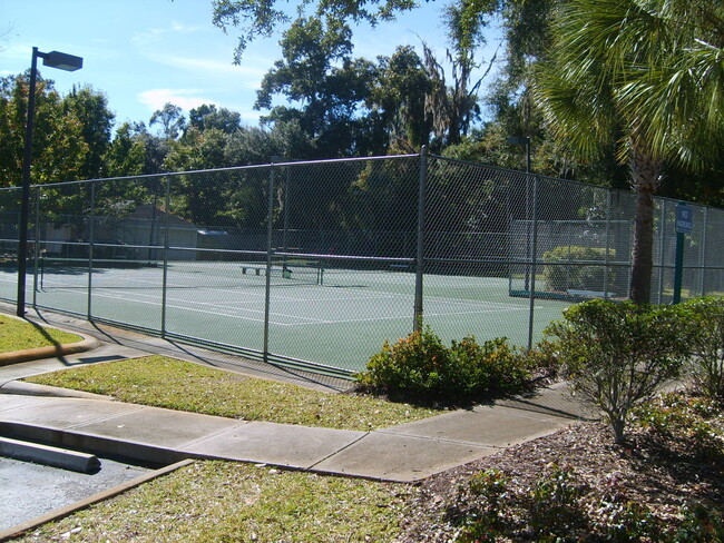 Building Photo - Greens at West End V-124