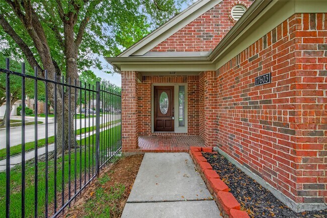 Foto del edificio - 17603 Burkhart Ridge Dr