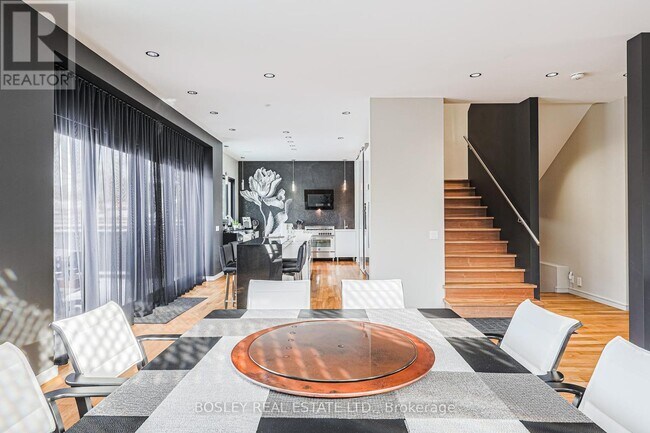 Building Photo - 10 Graystone Gardens