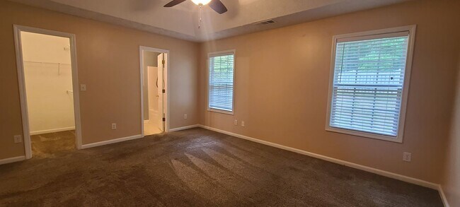 Foto del edificio - Available now 3 bed/2bath ranch Fenced in ...
