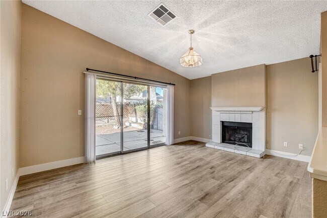 Foto del edificio - 6632 Wheelbarrow Peak Dr