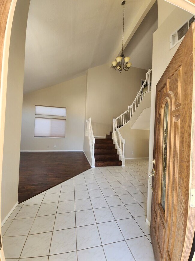 Foto del edificio - 2 Story Home in Desert Shores with a Bed &...