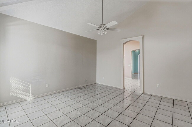 Building Photo - 3132 Tierra Lima Dr