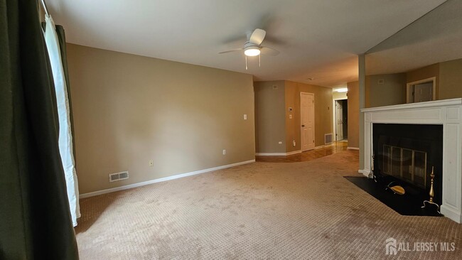 Building Photo - 3 Rutland Ln