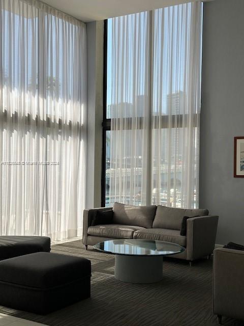 Foto del edificio - 801 N Venetian Dr