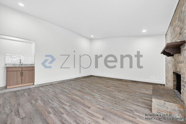 Foto del edificio - 2505 Clearwood Dr