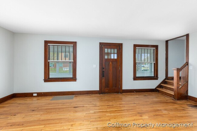 Building Photo - 4 Bed, 2 Bath Single Family Home
