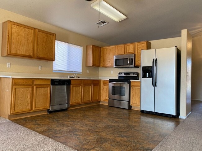 Building Photo - 4 Bedroom , 2 Bath, Corner Lot