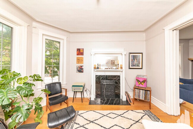 Foto del edificio - Newly renovated 3 bed/1 bath in a historic...