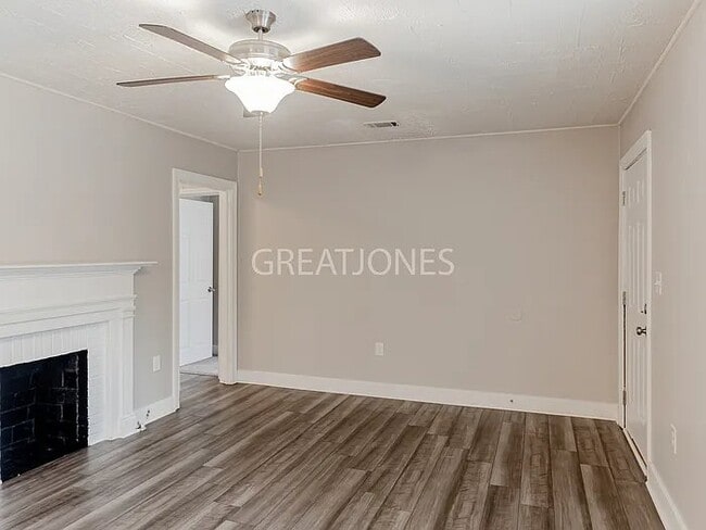 Building Photo - 2118 Shirley Ave