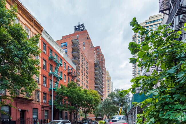 Foto del edificio - 345-355 81st St