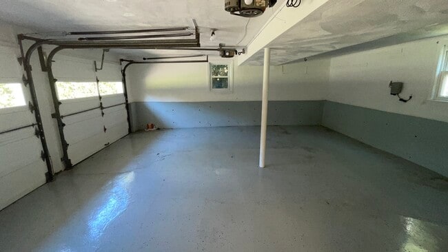 Building Photo - 138 Forest St