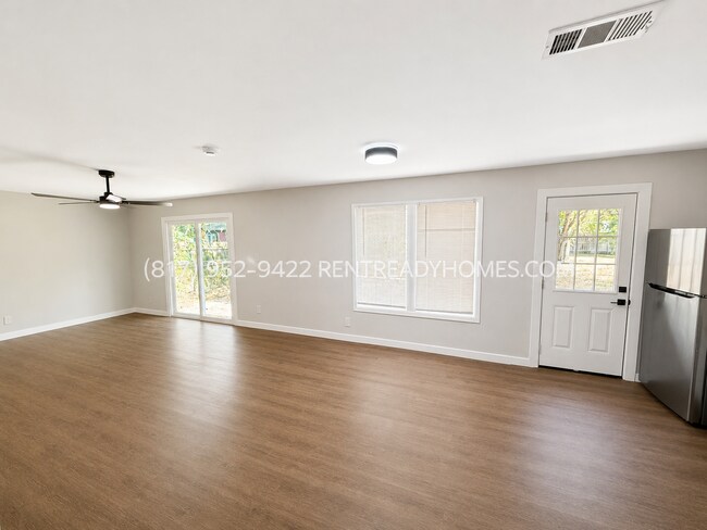 Building Photo - 3733 Columbine Dr