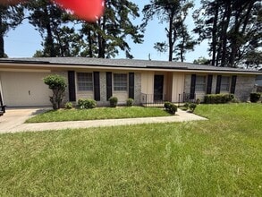 Building Photo - 1420 Claremont Cir