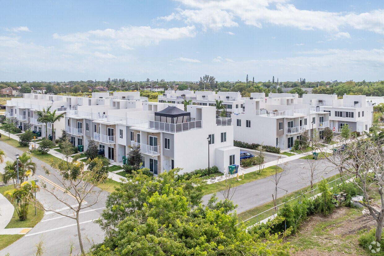 26201 SW 138o Ct - Azalea Grove at Naranja