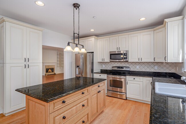 Foto del edificio - 82 Suzie Dr