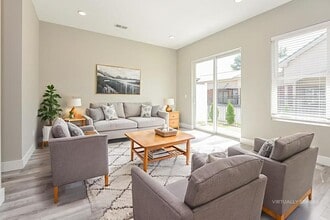 Interior Photo - Cannondale Court