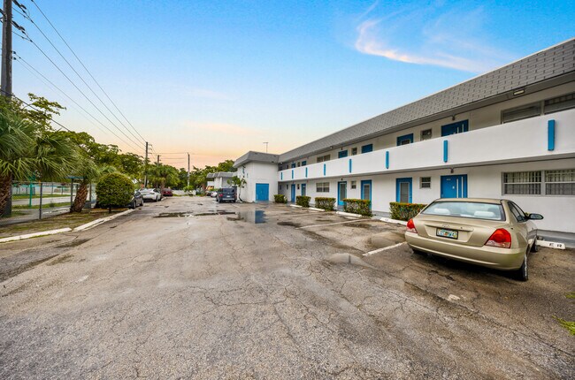 Building Photo - 19051 NE 2nd Ave