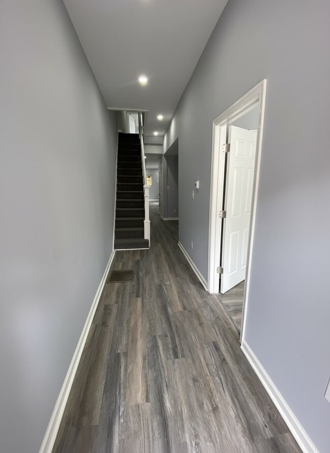 Photo - 1911 Fontain St Townhome