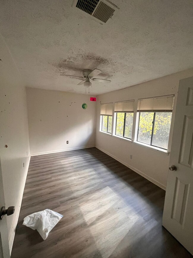 Building Photo - 7560 Taylor Rd