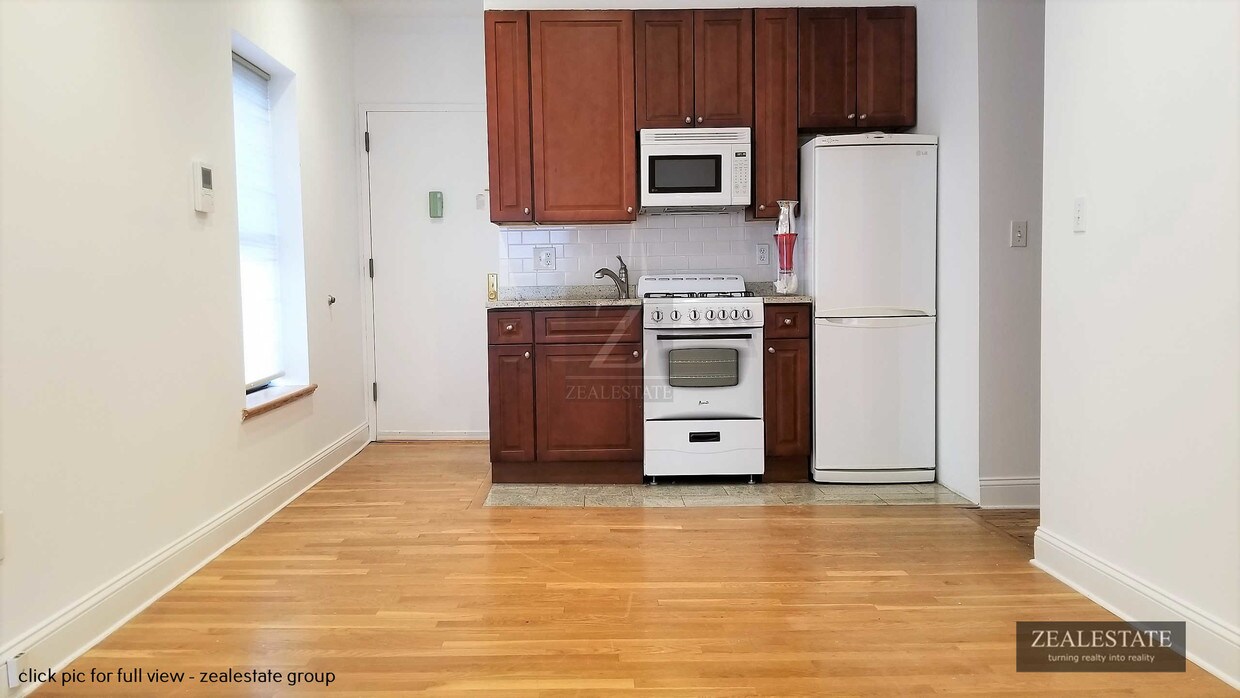 Foto principal - 123 Lafayette Ave