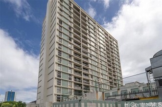 Building Photo - 1425 Liliha St