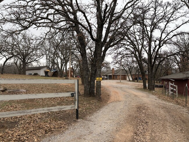 Building Photo - 3 bedroom home on acreage in Arcadia!