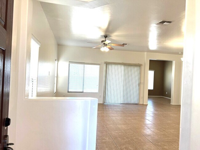 Building Photo - 1025 Estancia Drive