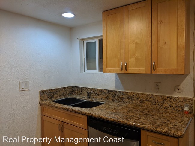 Building Photo - Studio, 1 bath House - 306 E Chestnut Ave #A