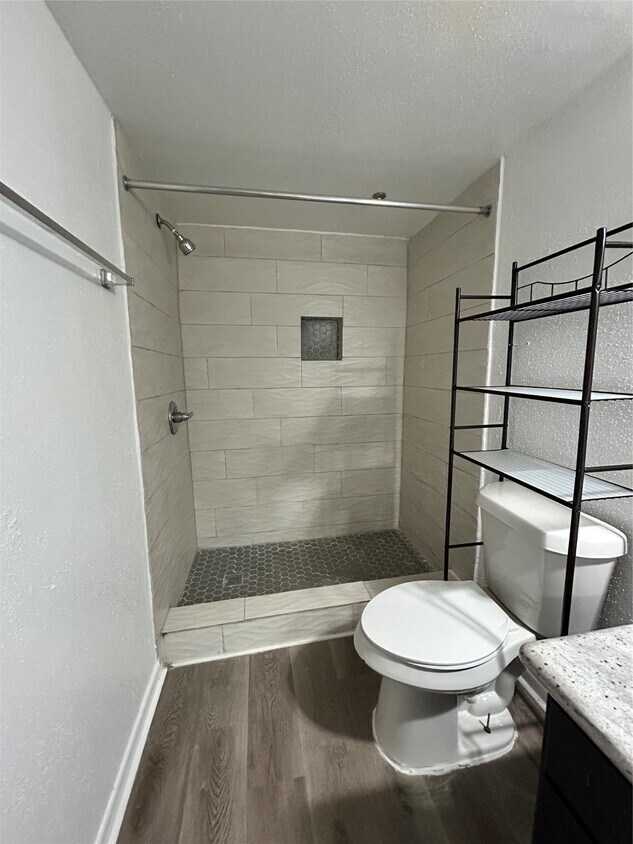 Foto del edificio - 3901 Woodchase Dr