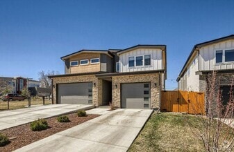 Building Photo - 5307 N Raleigh St