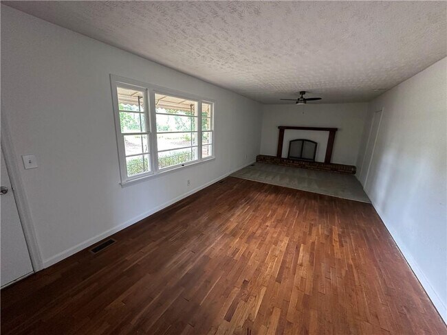 Foto del edificio - 3855 Martin Rd