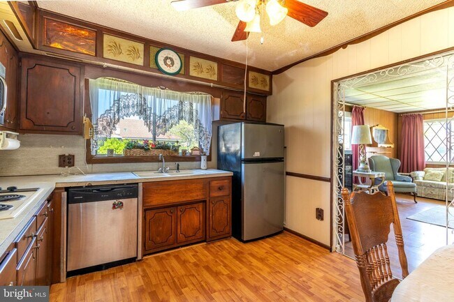 Building Photo - 1116 Delsea Dr