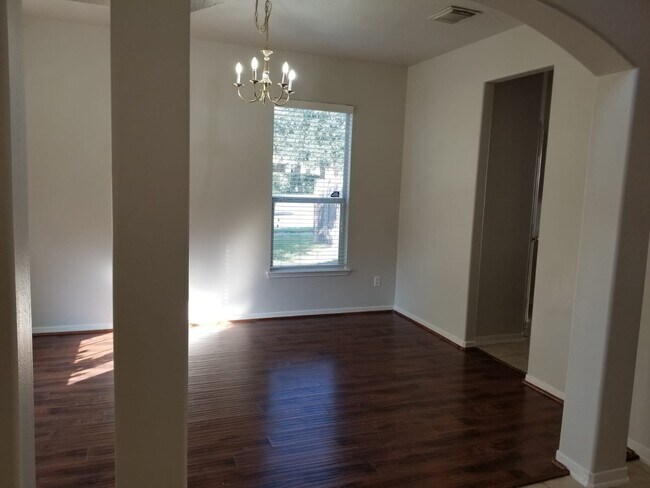 Foto del edificio - 19634 Tully Meadows Ct