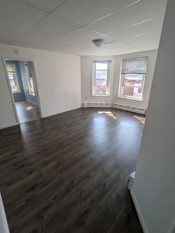 Building Photo - 1286 Newport Ave