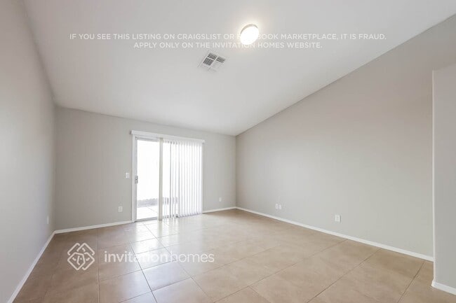 Foto del edificio - 8520 W Palm Ln
